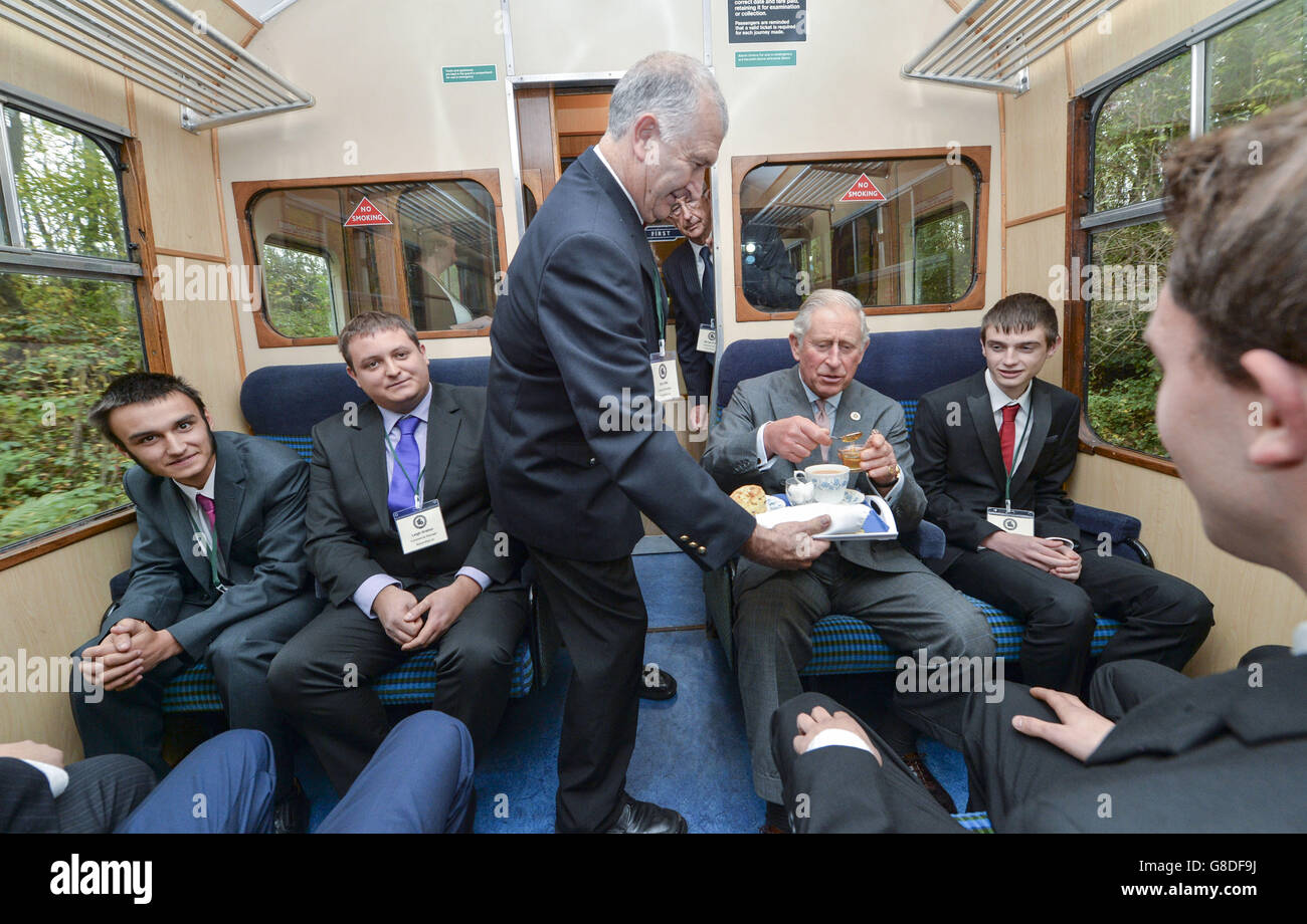 Il Principe di Galles visite Derbyshire Foto Stock