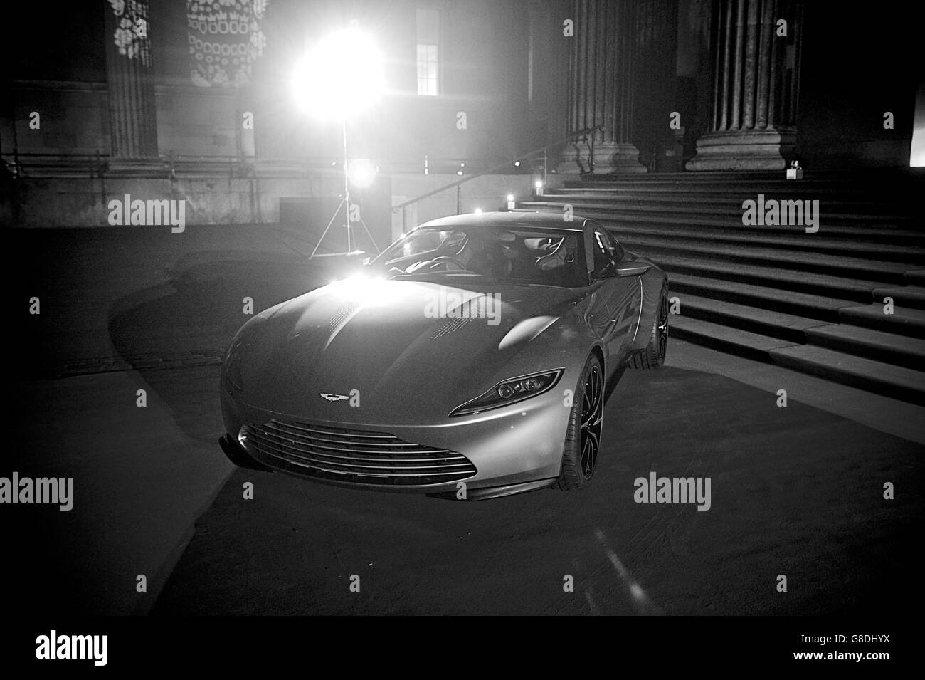Vista generale dell'Aston Martin DB10 durante lo Spectre Dopo festa tenuta al British Museum di Londra Foto Stock