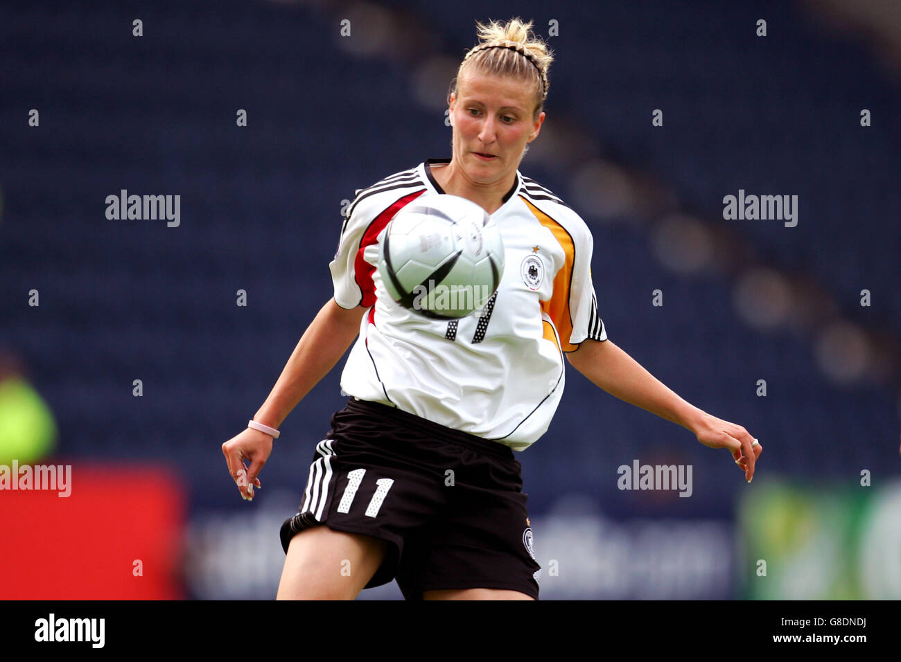 Calcio - UEFA Campionato europeo delle Donne 2005 - Gruppo B - Italia / Germania - Deepdale. Anja Mittag, Germania Foto Stock