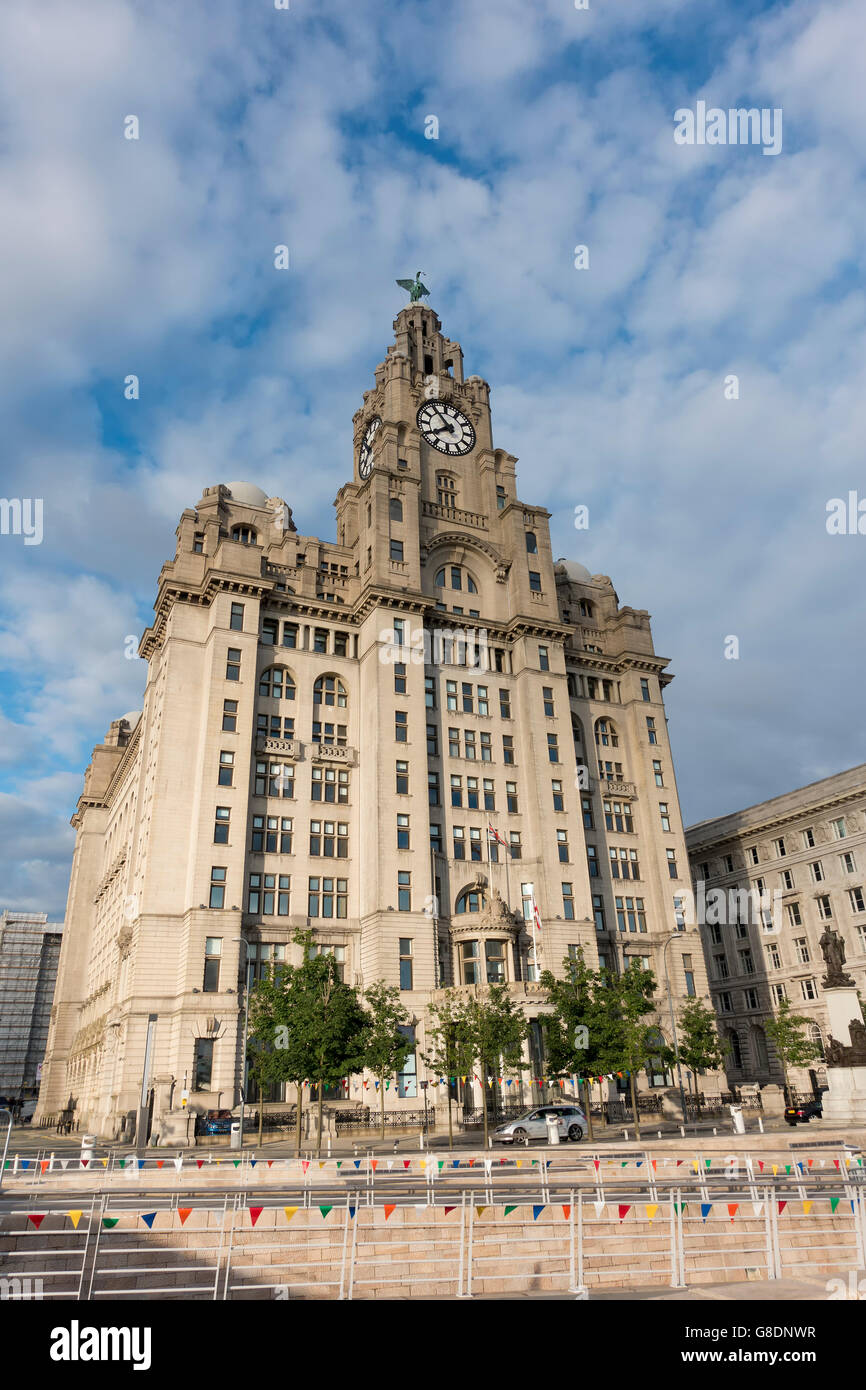 Il Liver Building Liverpool Waterfront Liverpool England Foto Stock