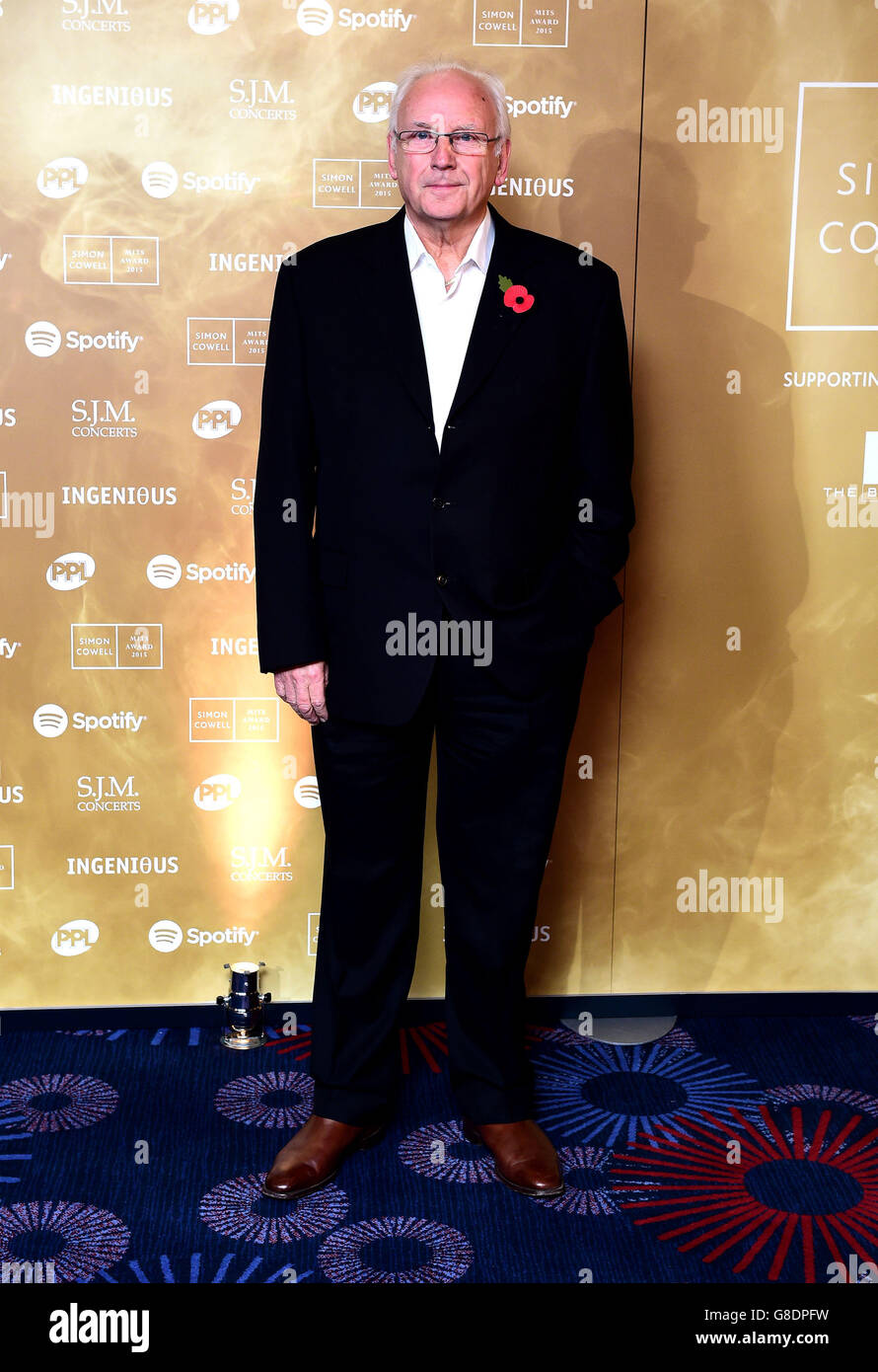 Pete Waterman partecipa al Music Industry Trusts Award (MITS) in aiuto delle associazioni di beneficenza Nordon Robbins e Brit Trust al Grosvenor House Hotel di Londra. Foto Stock