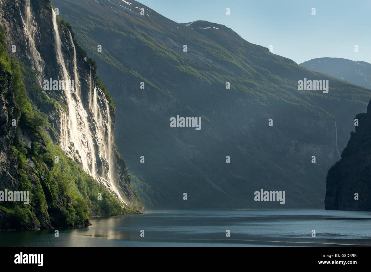 Il Geirangerfjord sette sorelle cascata Norvegia Foto Stock