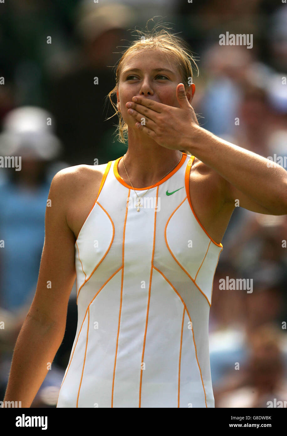 Tennis - campionati di Wimbledon 2005 - Le donne della quarta tornata - Maria Sharapova v Nathalie DECHY - Tutti i Club in Inghilterra Foto Stock