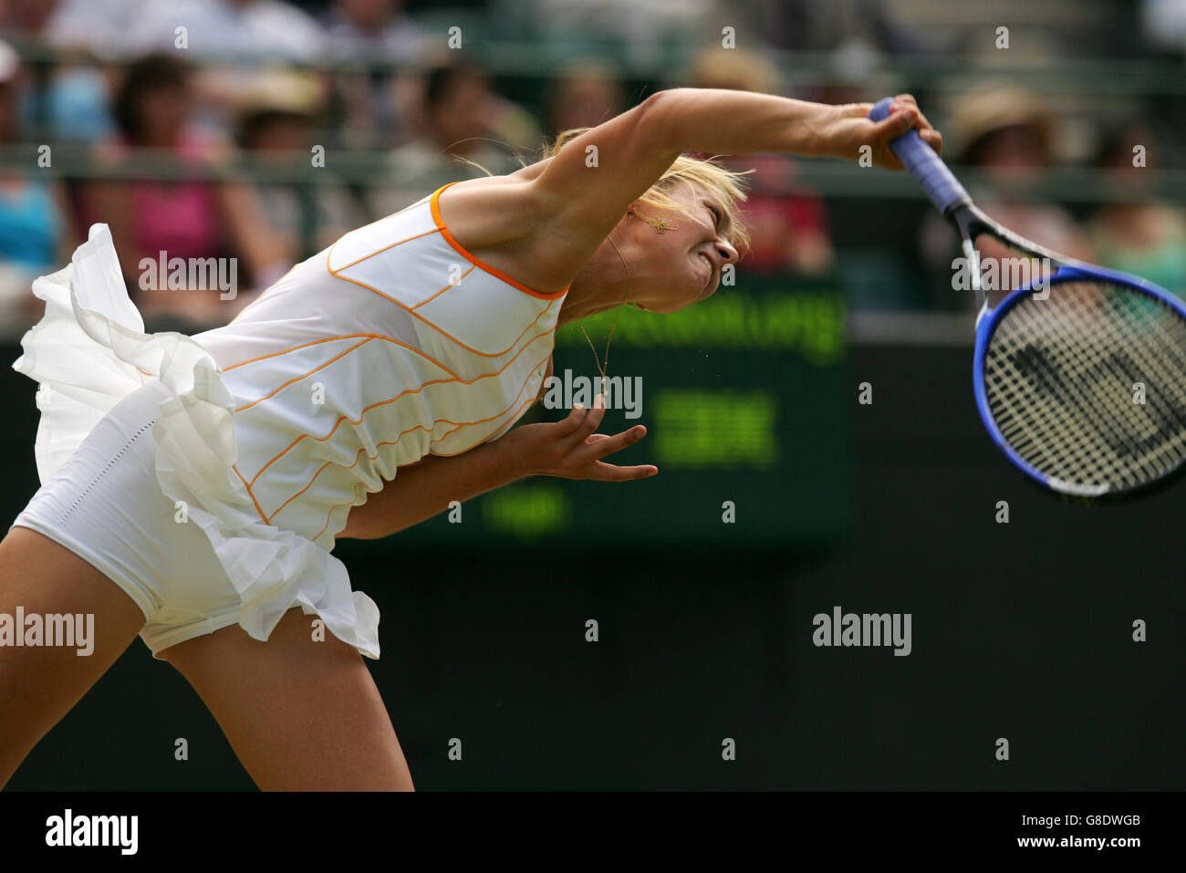 Tennis - campionati di Wimbledon 2005 - Le donne della quarta tornata - Maria Sharapova v Nathalie DECHY - Tutti i Club in Inghilterra Foto Stock