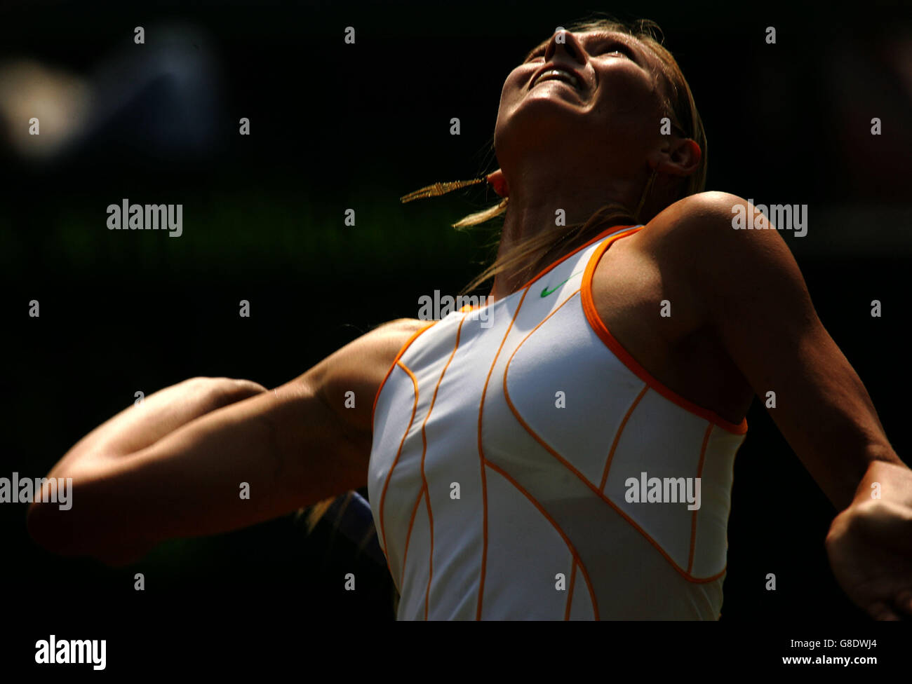 Tennis - campionati di Wimbledon 2005 - Le donne della quarta tornata - Maria Sharapova v Nathalie DECHY - Tutti i Club in Inghilterra Foto Stock