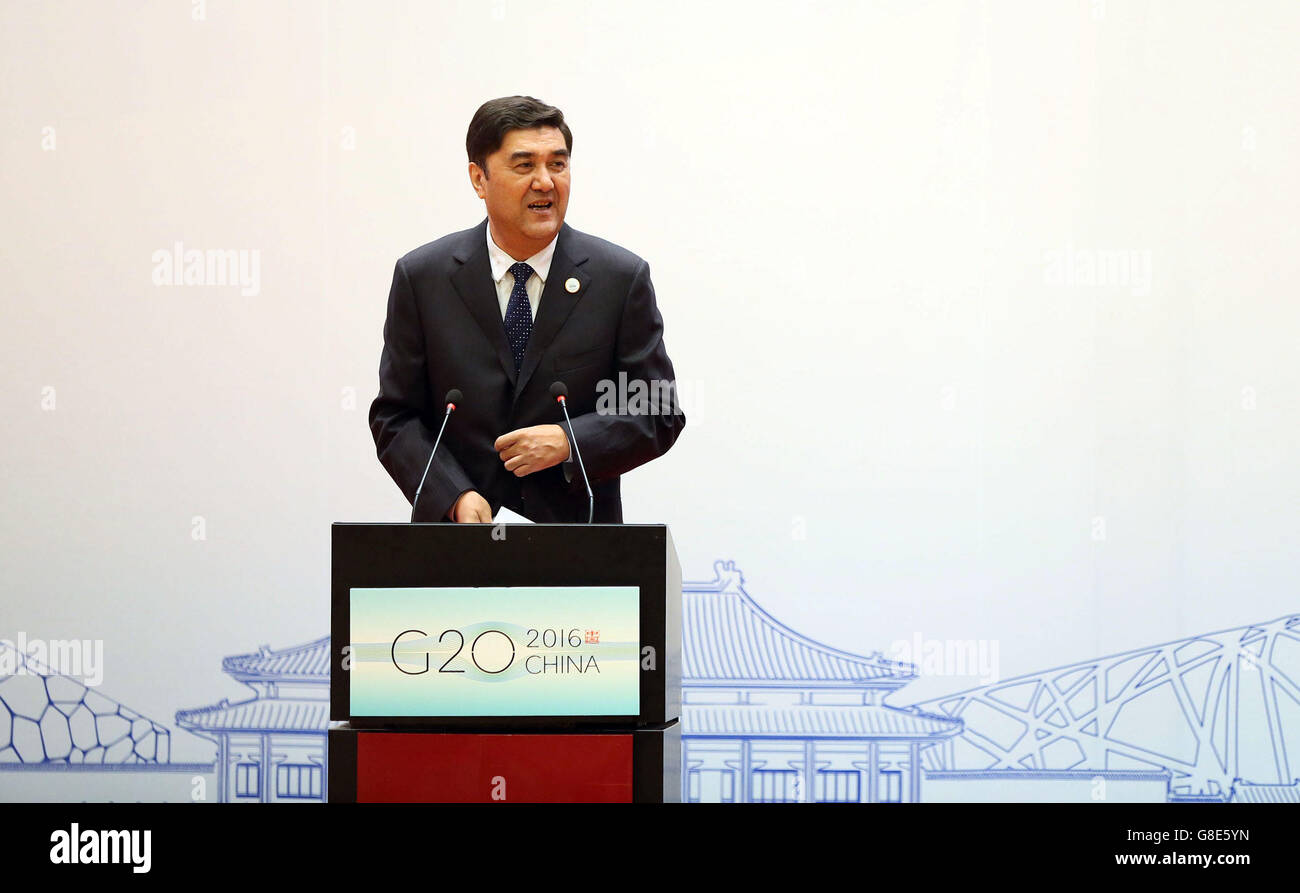 (160629) -- Pechino, 29 giugno 2016 (Xinhua) -- Nur Bekri, vicedirettore nazionale cinese per lo sviluppo e la riforma della Commissione e capo della National Energy Administration, indirizzi alla cerimonia di apertura del G20 Energia Riunione ministeriale a Pechino Capitale della Cina, 29 giugno 2016. (Xinhua/Cai Yang)(wjq) Foto Stock