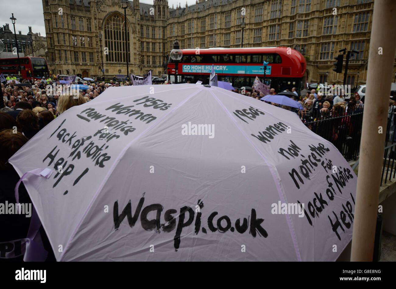 Londra, Regno Unito. Il 29 giugno, 2016. waspi campagna per le pensioni le modifiche che colpisce le donne nate nel 1954 ,aggiungere anni di pensionamento . Credito: Philip Robins/Alamy Live News Foto Stock