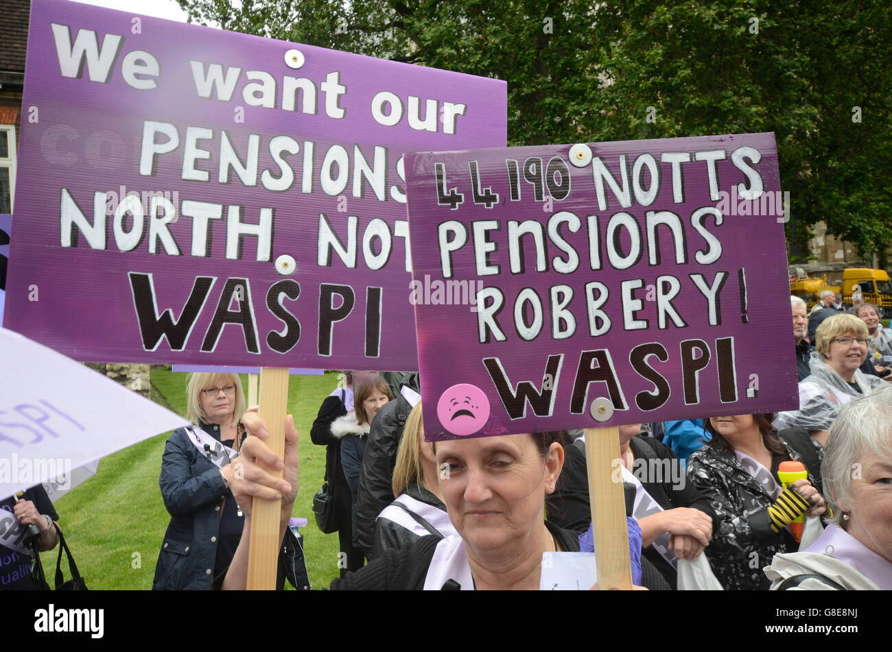 Londra, Regno Unito. Il 29 giugno, 2016. waspi campagna per le pensioni le modifiche che colpisce le donne nate nel 1954 ,aggiungere anni di pensionamento . Credito: Philip Robins/Alamy Live News Foto Stock