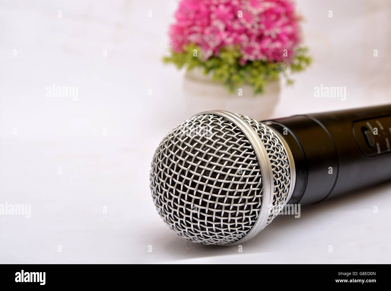 Microfono vicino la vista - oratore motivazionale. Foto Stock