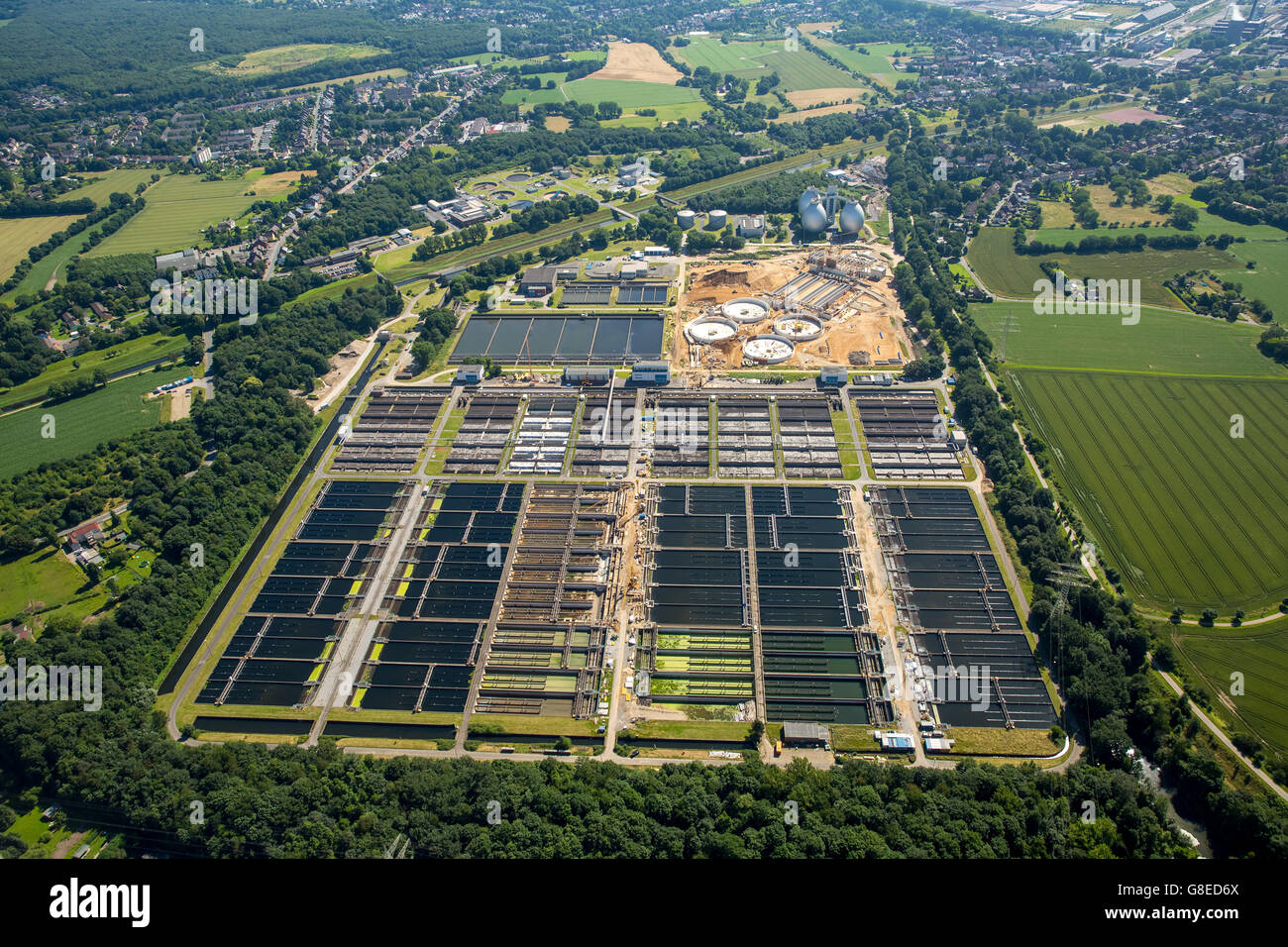 Vista aerea, Emscher impianto di depurazione delle acque reflue di Oberhausen, Dinslaken Duisburg, Emscher, impianto di trattamento delle acque reflue,costruzione di chiarimento Foto Stock