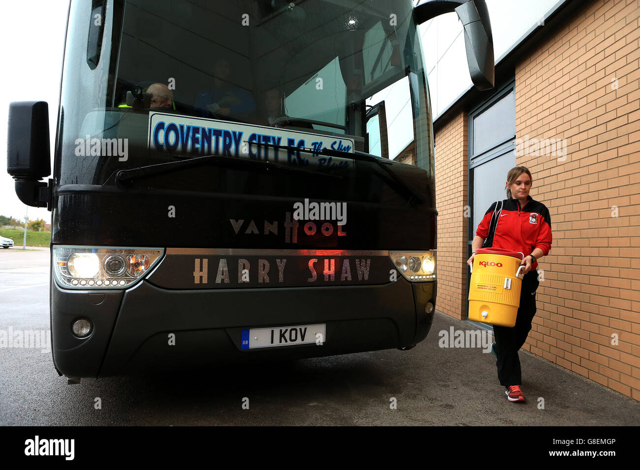 Colchester United / Coventry City - Sky Bet League One - Weston Homes Community Stadium. Il fisioterapista senior di Coventry City, Pauline Robertson, arriva al Weston Homes Community Stadium Foto Stock