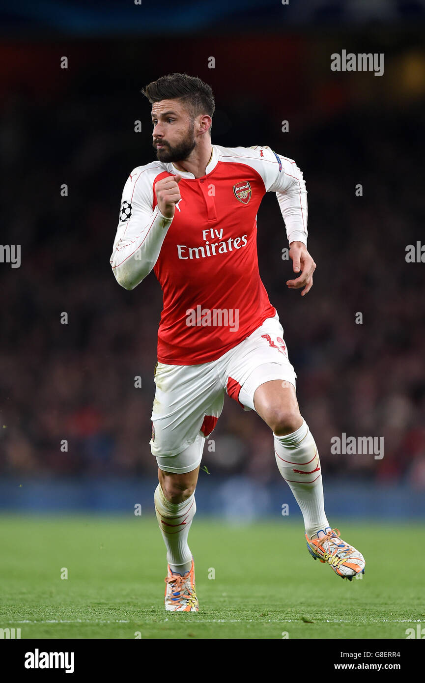 Olivier Giroud dell'Arsenal durante la UEFA Champions League, partita del gruppo F all'Emirates Stadium di Londra. PREMERE ASSOCIAZIONE foto. Data immagine: Martedì 24 novembre 2015. Guarda la storia dell'arsenale DI CALCIO della PA. Il credito fotografico dovrebbe essere: Andrew Matthews/PA Wire. Foto Stock