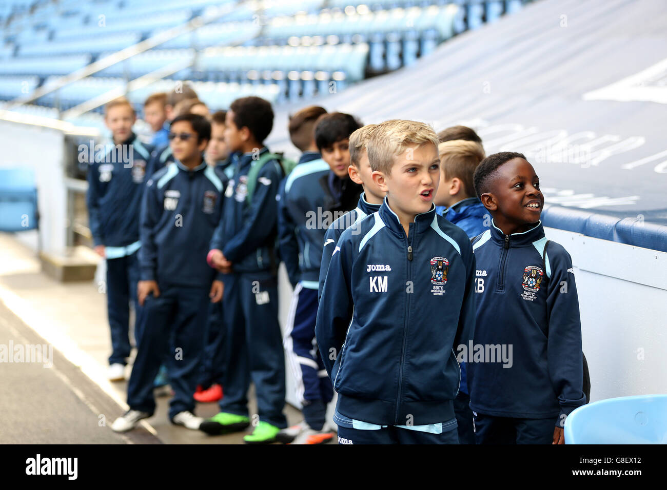 Calcio - Emirates fa Cup - primo turno - Coventry City / Northampton Town - Ricoh Arena. I giocatori del team di sviluppo di Coventry City sono in campo Foto Stock