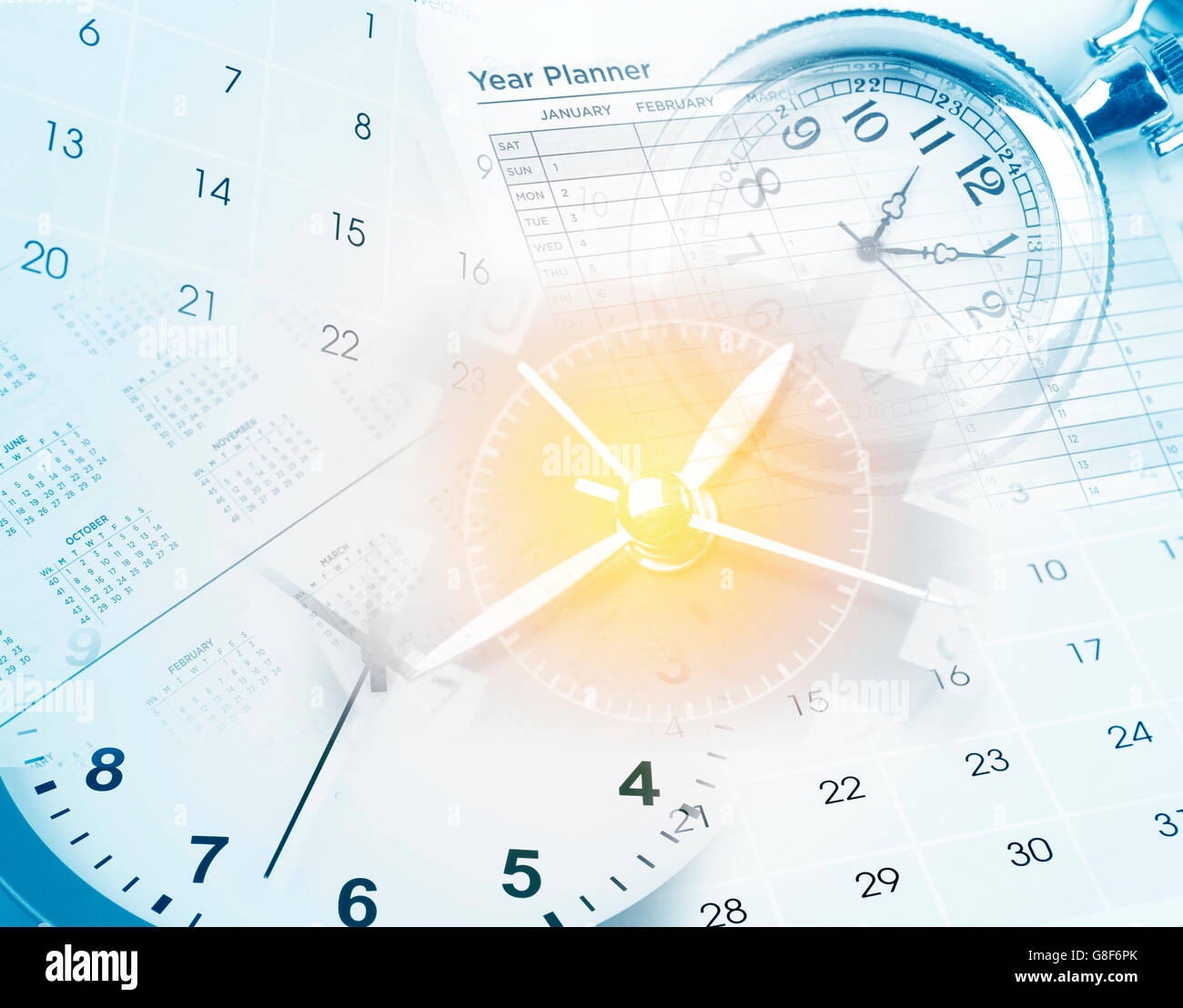 Orologi, le pagine del calendario e anno planner Foto Stock