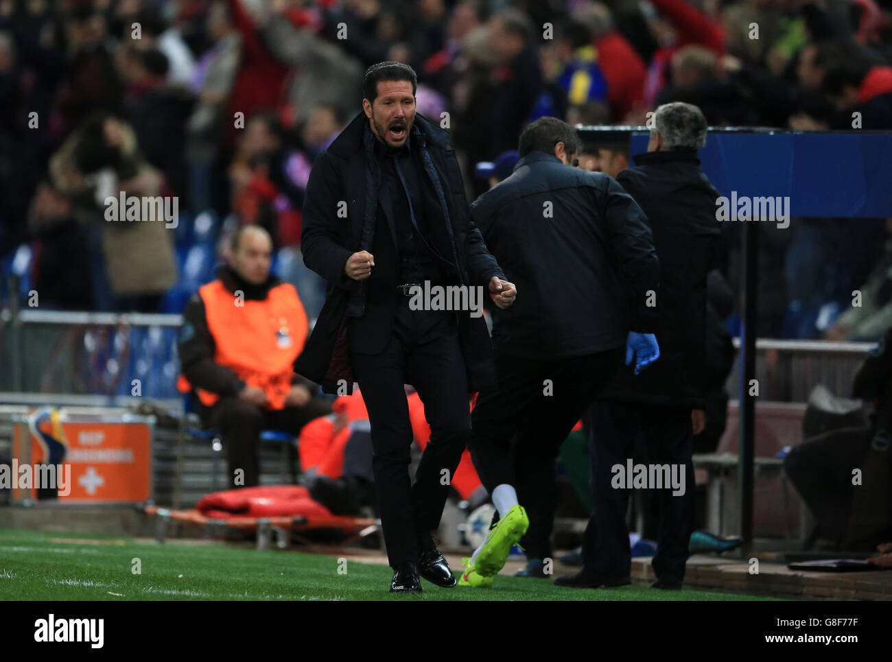 Atletico Madrid / Galatasaray - UEFA Champions League - Gruppo C - Estadio Vicente Calderon. Atletico Madrid Head Coach Diego Simeone celebra il 1° gol durante la vittoria 2.0 su Galatasaray Foto Stock