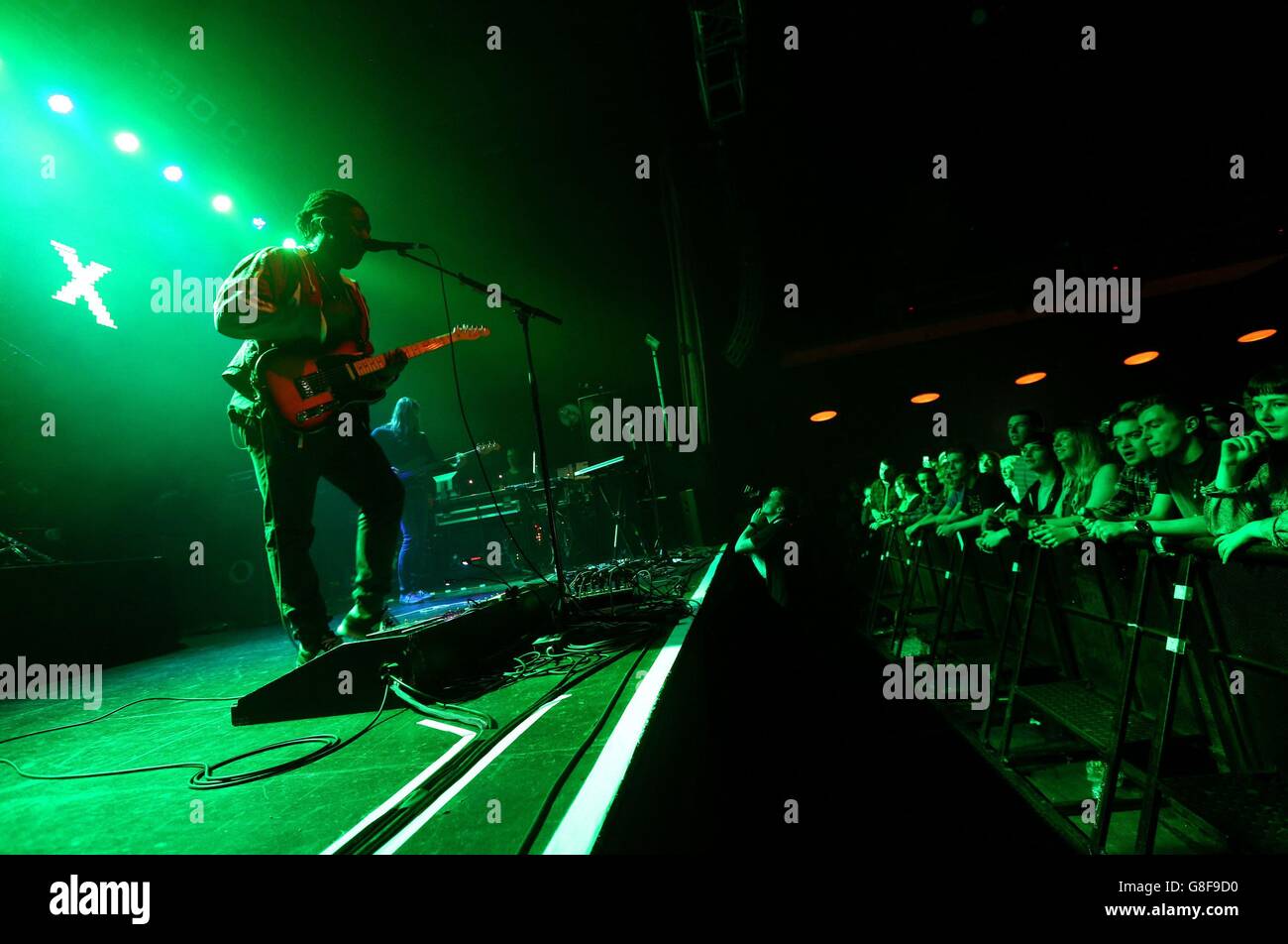 Band inglese Indie Rock Bloc Party sul palco dell'O2 ABC Glasgow, come parte del tour di radio X Road Trip in tutto il Regno Unito. Foto Stock