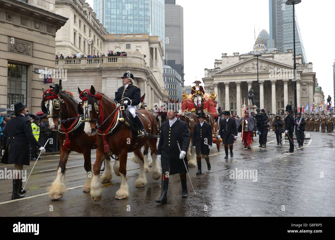 Il 688° sindaco della città di Londra Jeffery Mountevans arriva a Mansion House durante l'800° spettacolo di Lord Mayor, Londra. Foto Stock