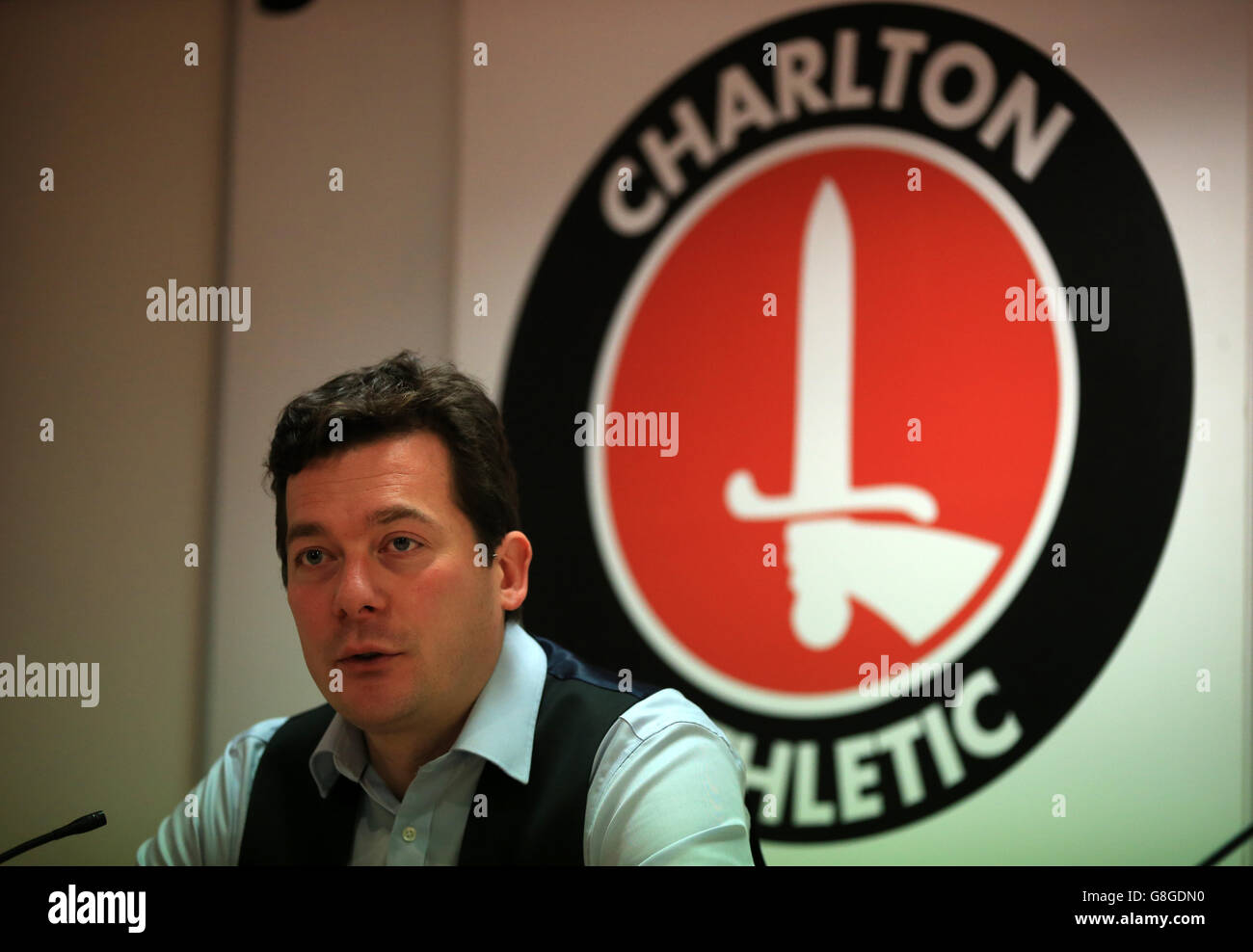 Charlton Athletic / Leeds United - Sky Bet Championship - The Valley. Charlton Athletic Manager Karel Fraeye parla ai media dopo il 0.0 pareggio contro Leeds United Foto Stock