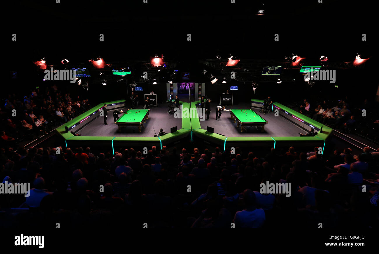 Una visione generale della sessione serale del 9° giorno del Betway UK Snooker Championship 2015 allo York Barbican, York. PREMERE ASSOCIAZIONE foto. Data immagine: Giovedì 3 dicembre 2015. Vedi la storia di PA SNOOKER York. Il credito fotografico dovrebbe essere: Simon Cooper/PA Wire Foto Stock