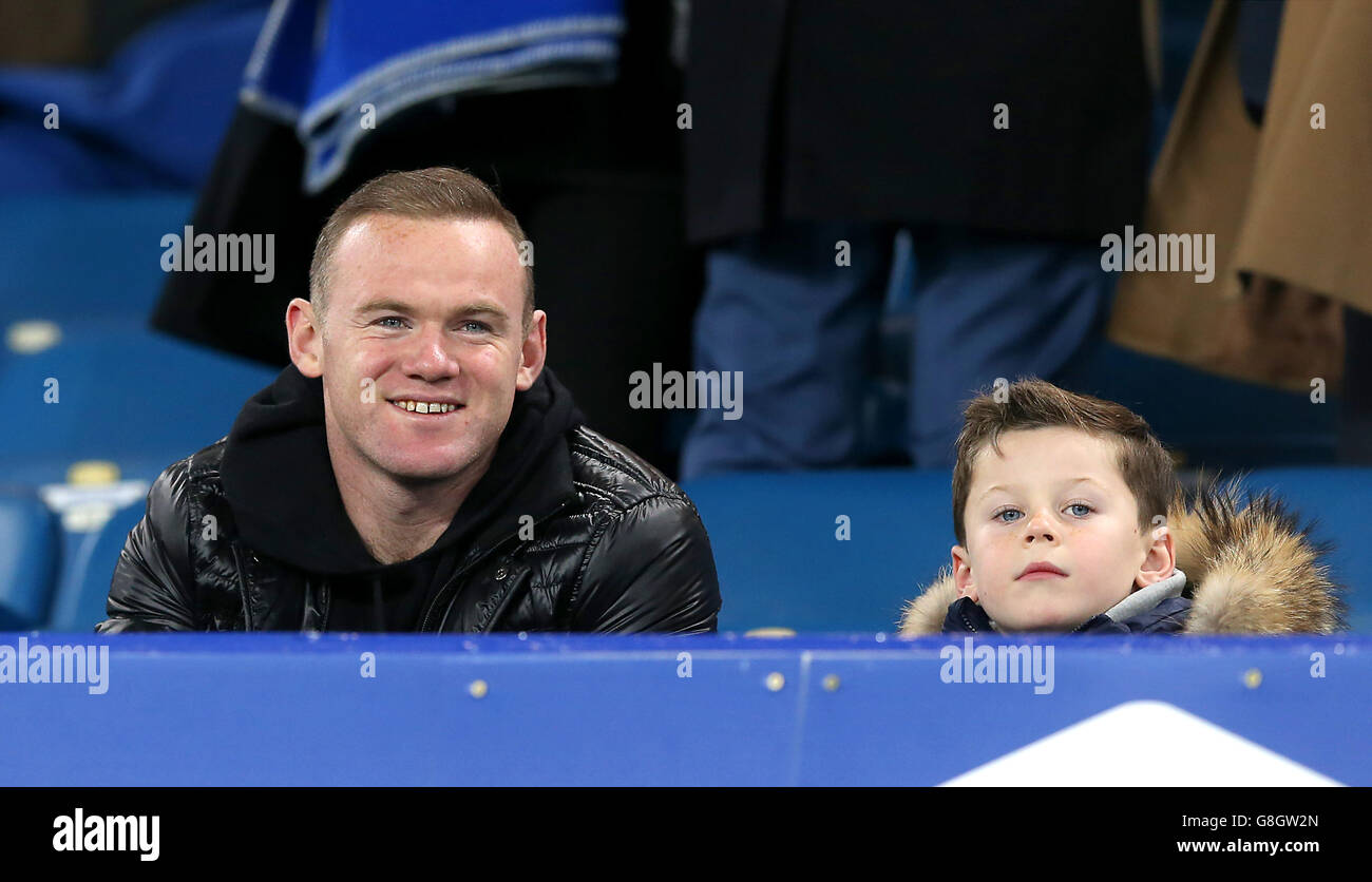 Everton / Crystal Palace - Barclays Premier League - Goodison Park. Wayne Rooney e il figlio Kai Rooney nelle tribune Foto Stock