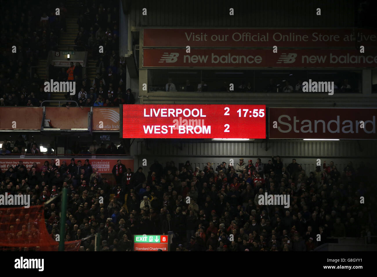 Il tabellone segnapunti legge Liverpool 2 West Brom 2 durante la partita Barclays Premier League ad Anfield, Liverpool. PREMERE ASSOCIAZIONE foto. Data immagine: Domenica 13 dicembre 2015. Vedi PA storia CALCIO Liverpool. Il credito fotografico dovrebbe essere: Peter Byrne/PA Wire. Nessun utilizzo con audio, video, dati, elenchi di apparecchi, logo di club/campionato o servizi "live" non autorizzati. Foto Stock