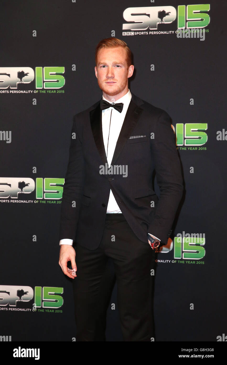 Greg Rutherford durante gli arrivi dei tappeti rossi per la personalità sportiva dell'anno 2015, al Titanic Belfast, Belfast. Foto Stock