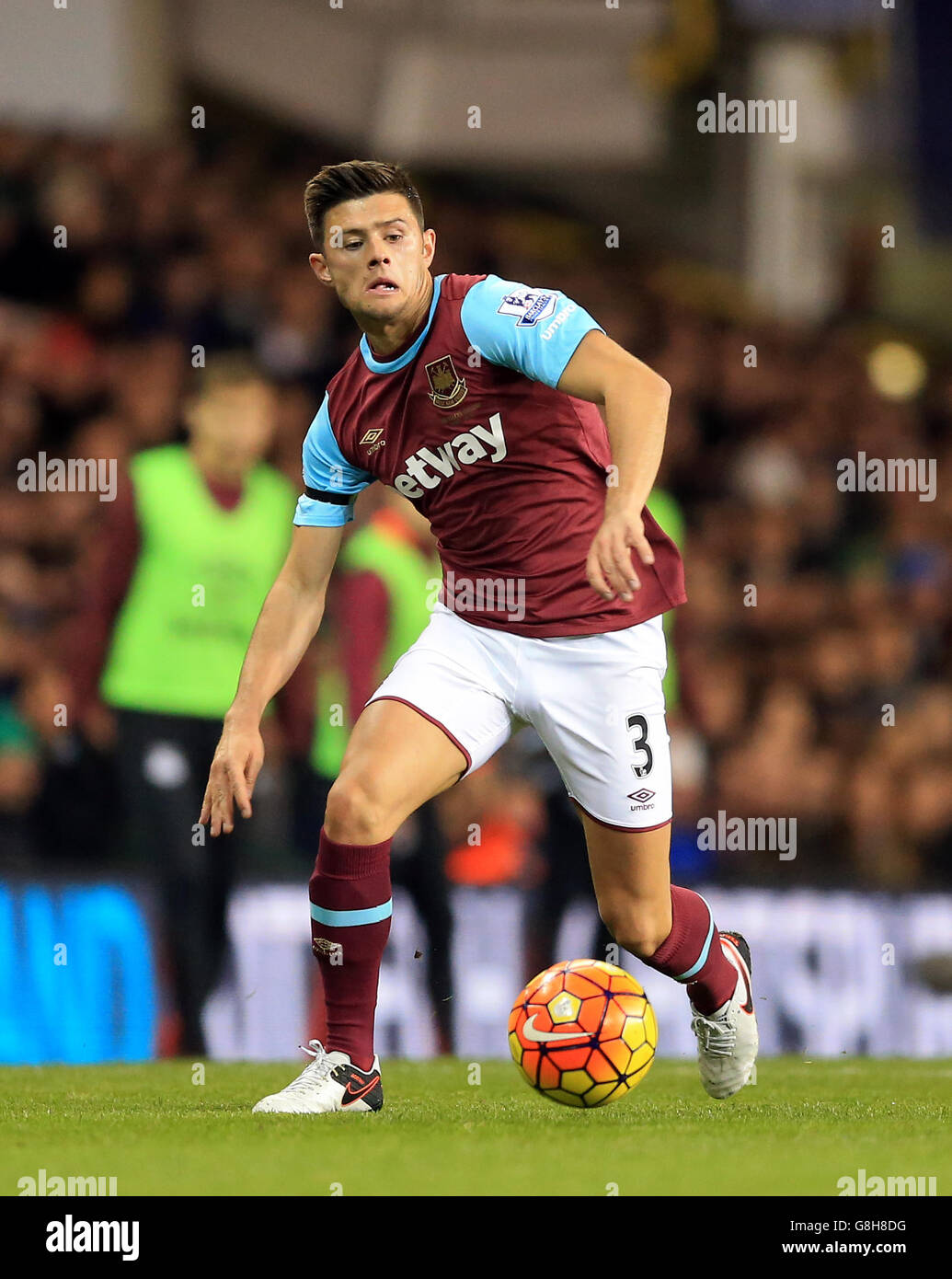 Tottenham Hotspur / West Ham United - Barclays Premier League - White Hart Lane. West Ham United è Aaron Cresswell Foto Stock