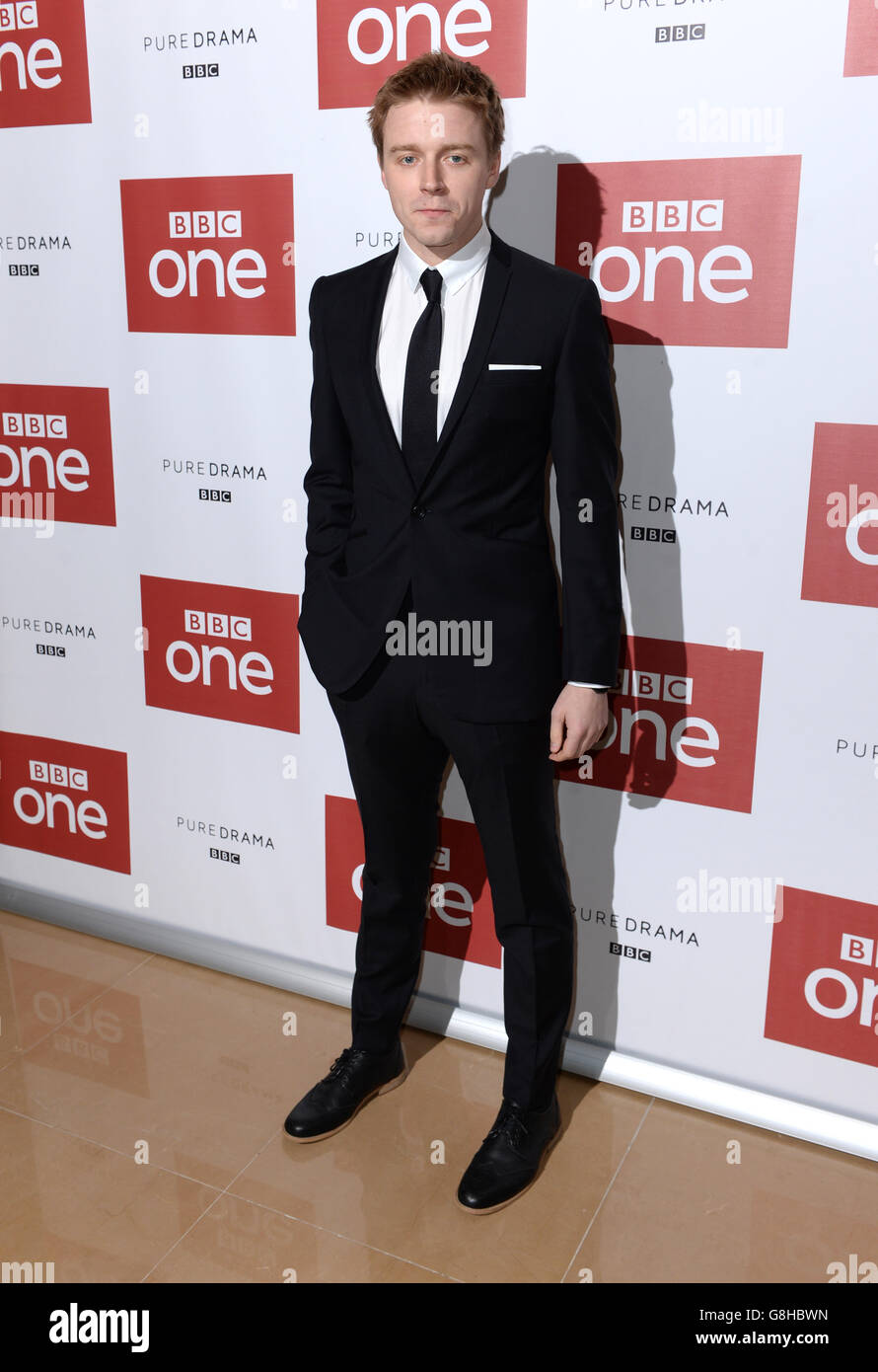 Jack Lowden del dramma della BBC One, War & Peace al Mayfair Hotel di Londra per la prima assoluta in vista del suo primo episodio che trasmette alle 21:00 domenica 3 gennaio 2016. Foto Stock