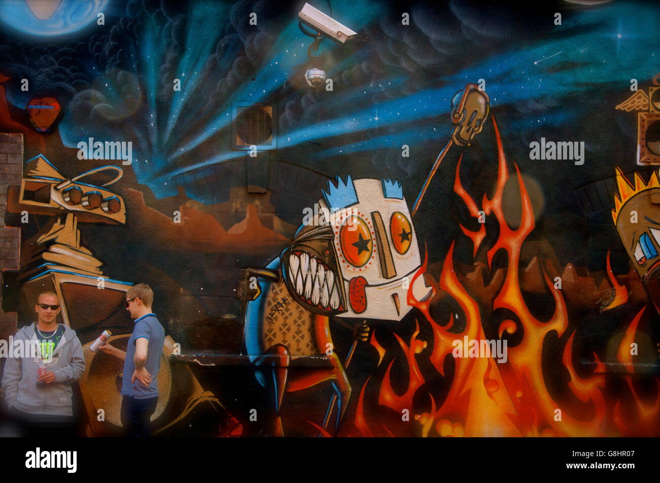 Benvenuti all'inferno --- scene di strada a Bristol, Inghilterra Foto Stock