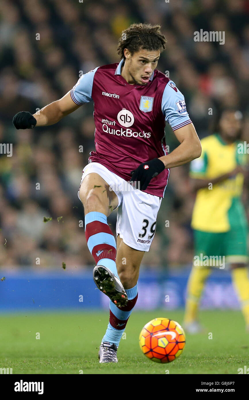 Norwich City / Aston Villa - Barclays Premier League - Carrow Road. Rudy Gestede di Aston Villa Foto Stock