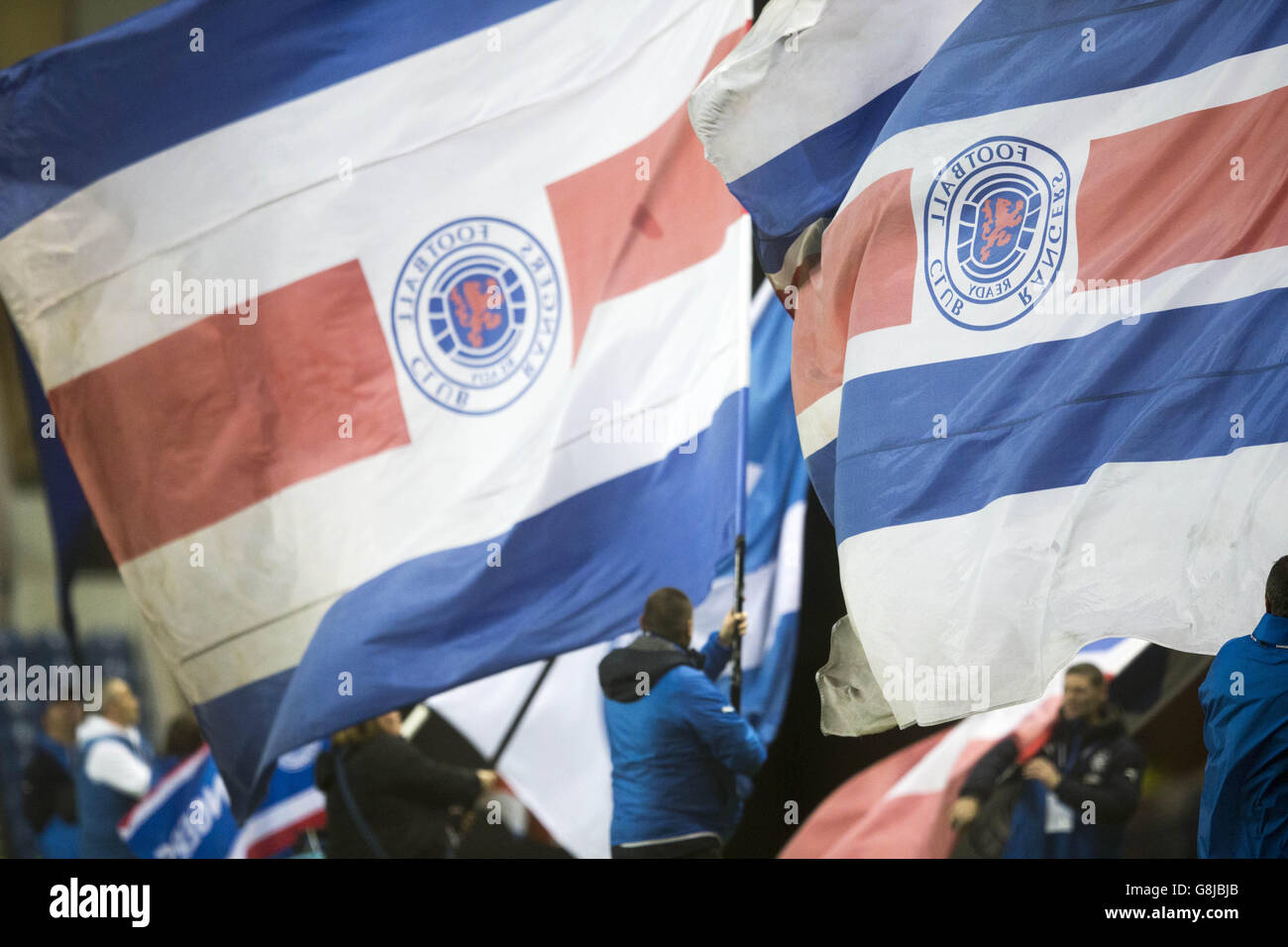 Bandiere dei Rangers durante la partita del Ladbrokes Scottish Championship all'Ibrox Stadium di Glasgow. PREMERE ASSOCIAZIONE foto. Data immagine: Martedì 1 dicembre 2015. Vedi la storia di PA RANGERS CALCIO. Il credito fotografico dovrebbe essere: Jeff Holmes/PA Wire. LIMITAZIONI: Foto Stock