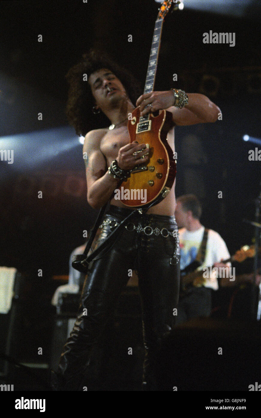 Slash - Il Freddie Mercury Tribute Concert per la consapevolezza del AIDS -  Wembley Foto stock - Alamy