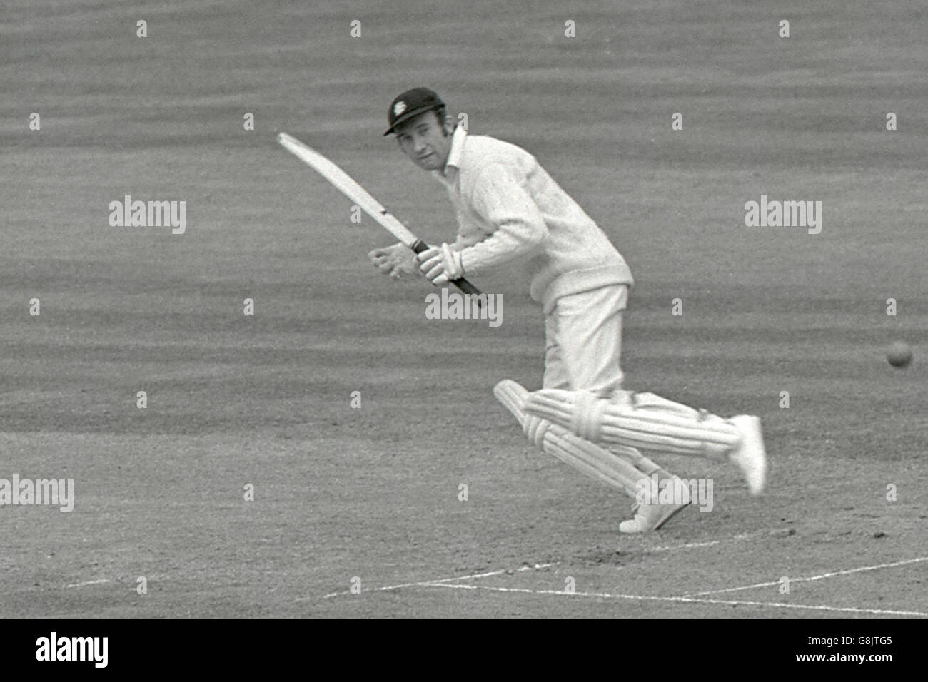 Cricket - Marylebone Cricket Club / Glamorgan - Lord's - secondo giorno. Keith Fletcher di MCC si avvia per una corsa dopo aver bordato la palla largo delle slips Foto Stock