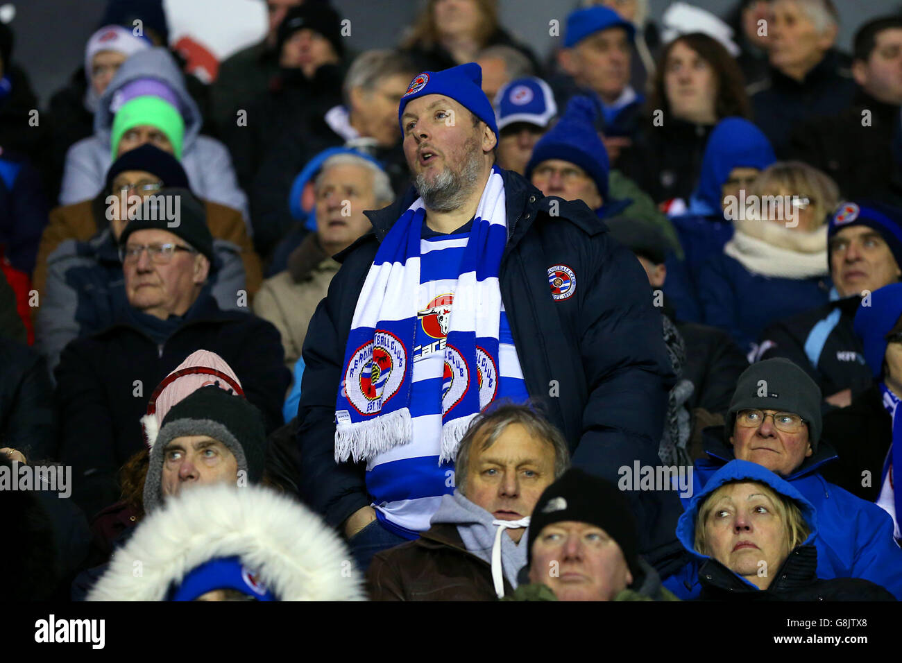 Reading v Huddersfield Town - Emirates fa Cup - terza partita - Stadio Madejski. Ventilatori di lettura nei supporti. Foto Stock