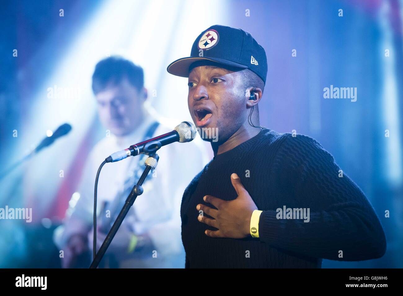 Rationale si esibisce in diretta sul palco durante il Future Festival di radio 1 presso gli Studios Maida vale, Londra, il 19 gennaio 2016. Foto Stock