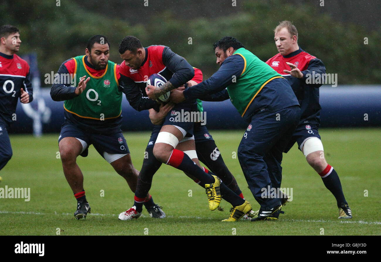 Sessione di allenamento Inghilterra - Pennyhill Park. Courtney Lawes in Inghilterra durante una sessione di allenamento al Pennyhill Park di Bagshot. Foto Stock