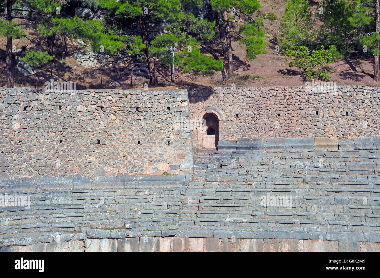 Lo stadio e porta in corrispondenza del sito archaeolgoical di "Delph in Grecia dove Pythian e panellenica giochi atletici detenuti. Foto Stock