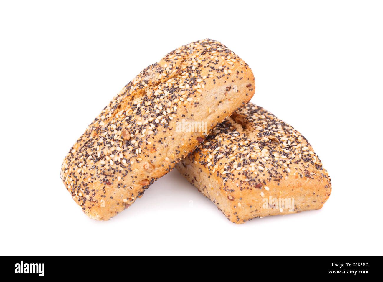 Dietetici di grano intero pane con diversi semi isolato su sfondo bianco. Foto Stock