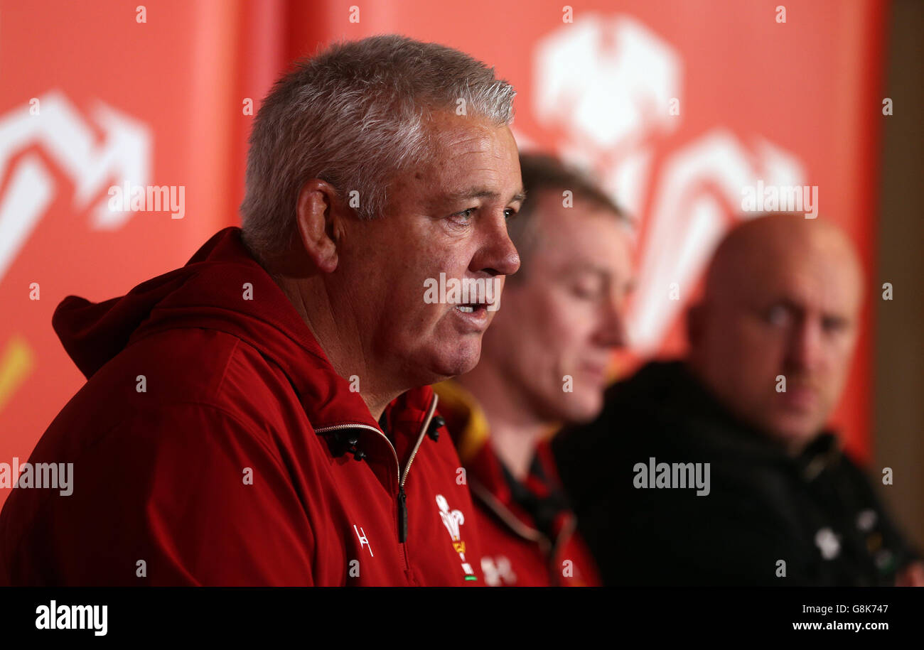 Il capo allenatore del Galles Warren Gatland durante l'annuncio della squadra del Galles al vale Resort, Hensol. PREMERE ASSOCIAZIONE foto. Data immagine: Martedì 19 gennaio 2016. Vedi la storia della PA RUGBYU Wales. Il credito fotografico dovrebbe essere: David Davies/PA Wire. Foto Stock