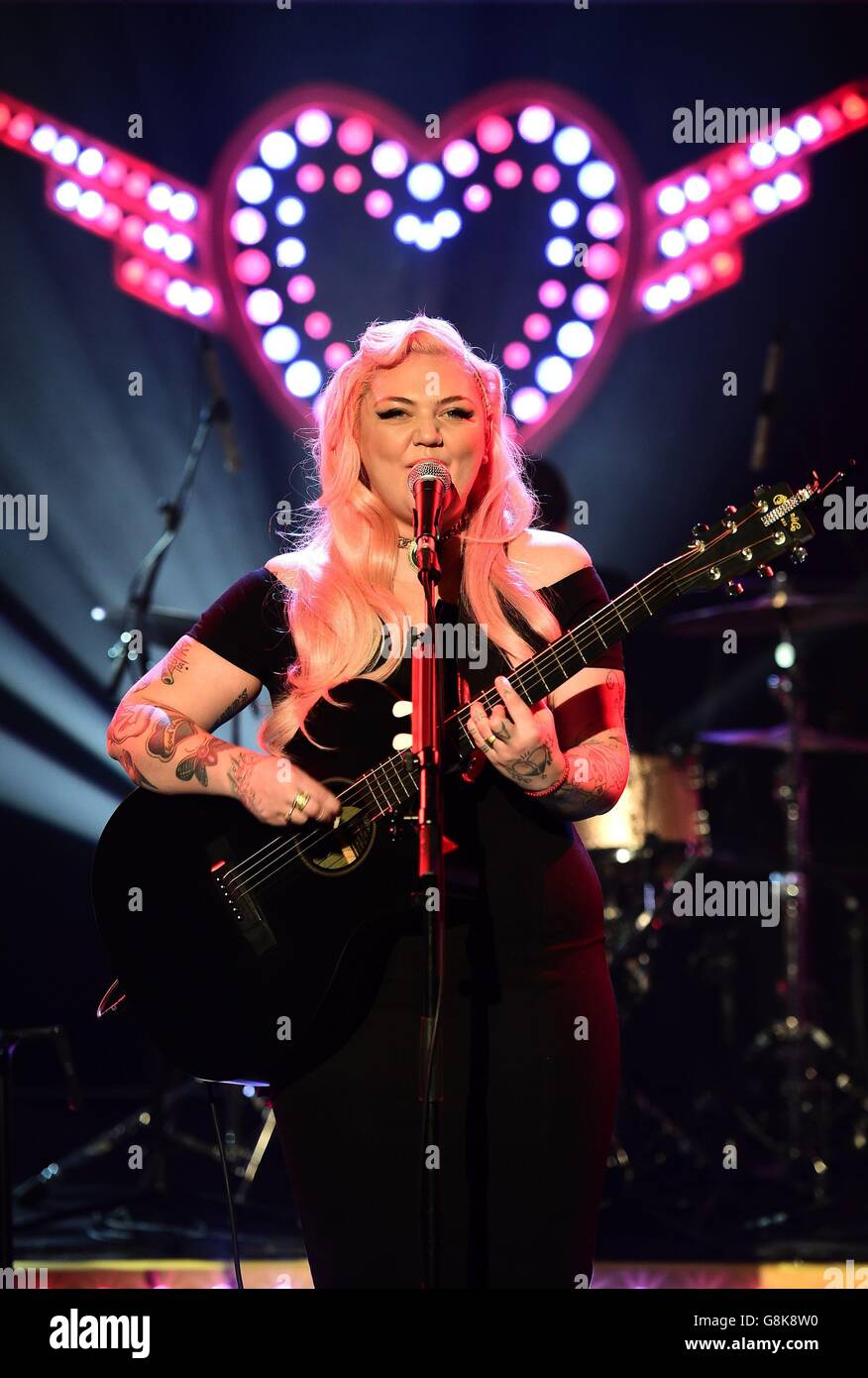 Graham Norton Show - Londra. Elle King durante le riprese del Graham Norton Show presso i London Studios, a sud di Londra. Foto Stock