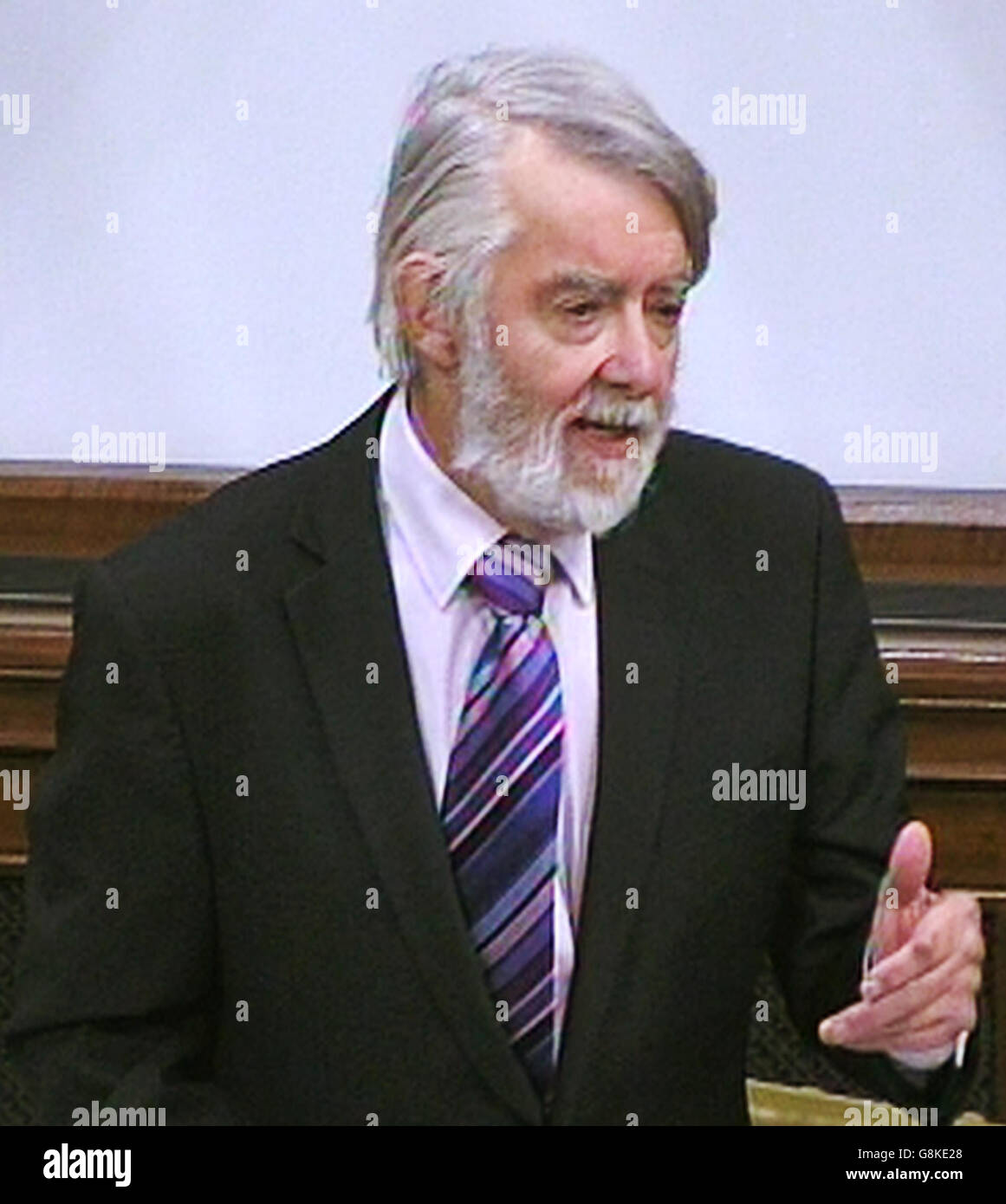 Paul Flynn di Labor è a capo del dibattito che chiede di bandire la speranza presidenziale americana Donald Trump dalla Gran Bretagna, al Westminster Hall di Londra. PREMERE ASSOCIAZIONE foto. Data di emissione: Lunedì 18 gennaio 2016. Il miliardario provocò una diffusa rabbia dopo aver chiesto un blocco per i musulmani che entravano negli Stati Uniti e reclamò che alcune parti di Londra fossero 'radicalizzate' che la polizia aveva 'paura della propria vita?. PREMERE ASSOCIAZIONE foto. Data foto: Lunedì 18 gennaio 2016. Vedi la storia della PA COMMONS Trump. Il credito fotografico dovrebbe essere: Filo PA Foto Stock