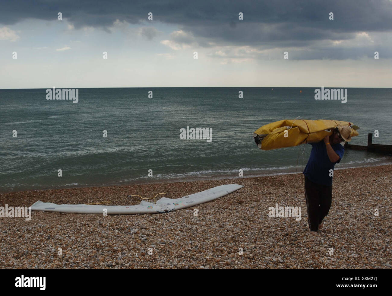25,000 jackpot raggiungendo 100 metri o più. L'anno scorso, il regno di sei anni del veterano di Birdman Ron 'Bald Eagle' Freeman, originario del Northumberland, è stato spezzato dal nuovo arrivato Tony Hughes di Marlborough, che volò per 82.5 metri, rompendo la vita migliore dell'Eagle di 81 metri. La coppia si batte ancora una volta per la supremazia nei cieli, ma viene sfidata da concorrenti provenienti da Regno Unito, Australia, Canada, Francia e Giappone. Foto Stock