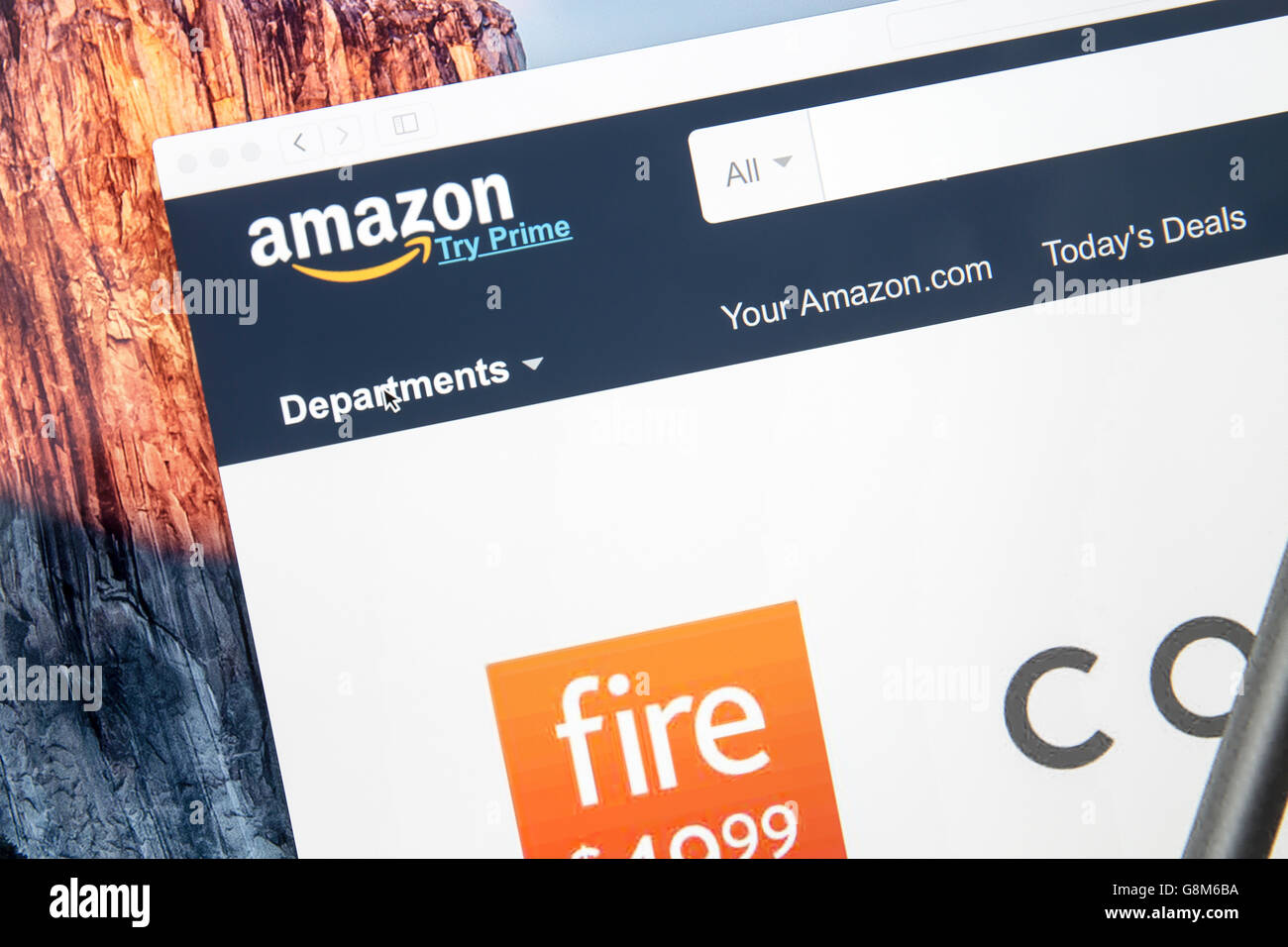 Sito web di Amazon sullo schermo di un computer. Amazon.com è un americano di commercio elettronico azienda. Foto Stock