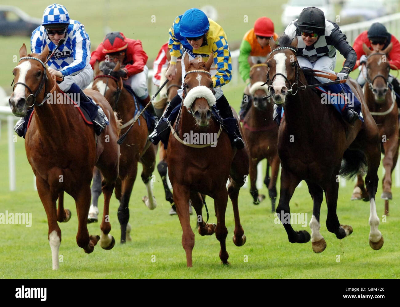 Kinsya, guidato da Richard Hills (L), continua a vincere il Renault Trafic Nursery handicap all'ippodromo di Newmarket, venerdì 26 agosto 2005. PREMERE ASSOCIAZIONE foto. Il credito fotografico dovrebbe essere: Sean Dempsey/PA. Foto Stock