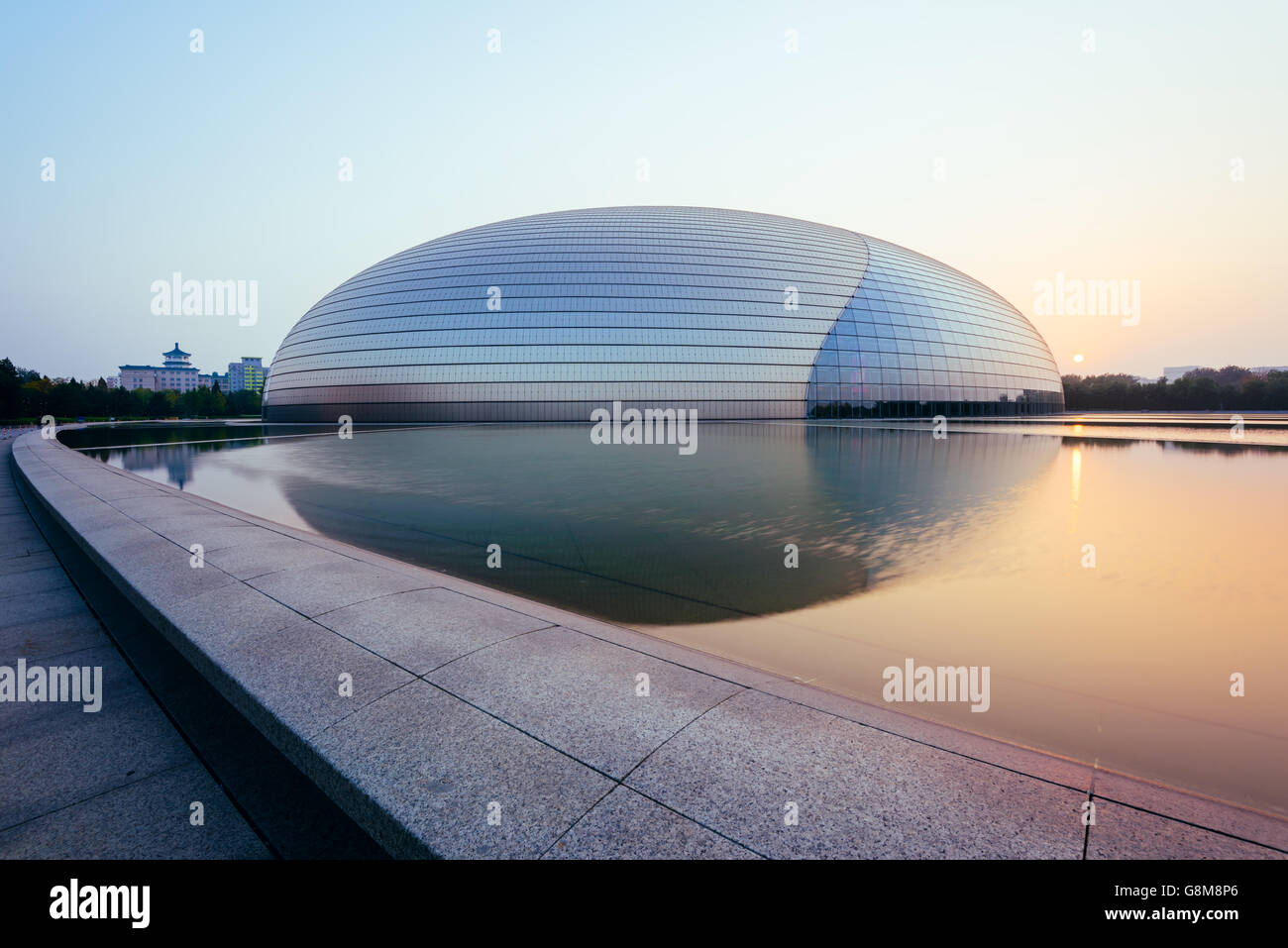 Pechino, Cina - 19 OTT 2015: Centro Nazionale per le Arti dello Spettacolo, colloquialmente descritto come il gigantesco uovo, Foto Stock