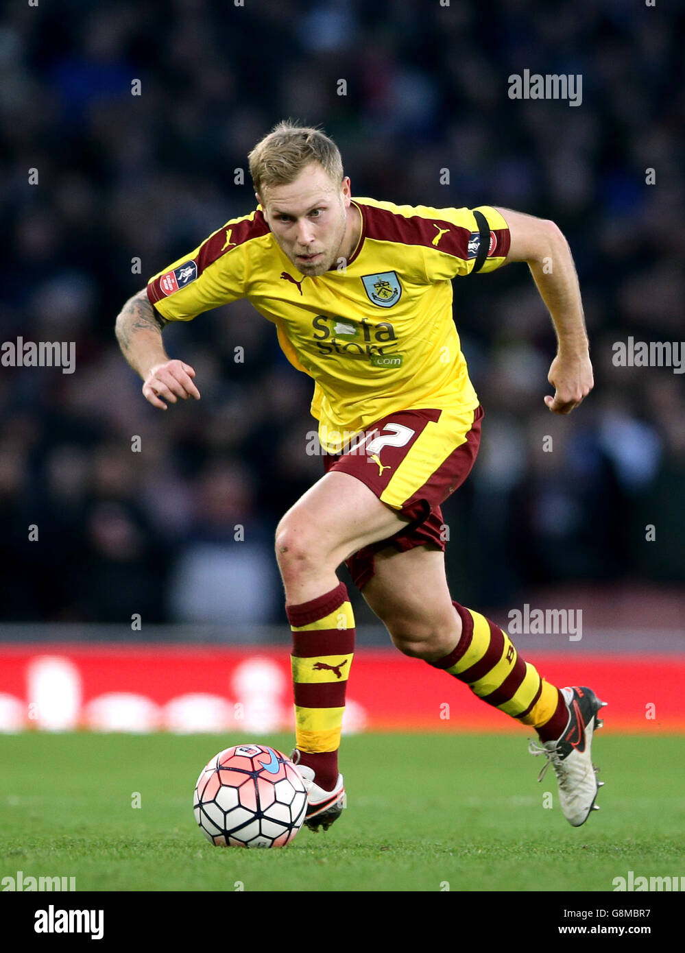 Burnley's Scott Arfield durante la Emirates fa Cup, quarta partita all'Emirates Stadium di Londra. Foto Stock