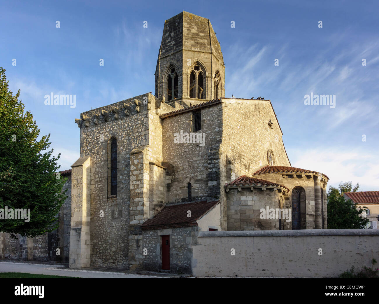 Eglise St Jean Baptiste, Charroux, Allier, Avergna, Francia. Charroux è classificato come uno dei più bei villaggi di Francia Foto Stock