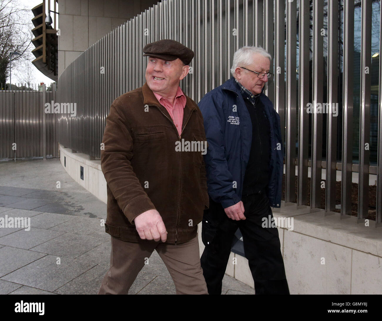 Il presunto ex capo dell'IRA Thomas Slab Murphy (a sinistra) arriva al Tribunale penale speciale di Dublino, per essere condannato dopo essere stato condannato per nove accuse di evasione fiscale a seguito di un processo di 32 giorni. Foto Stock