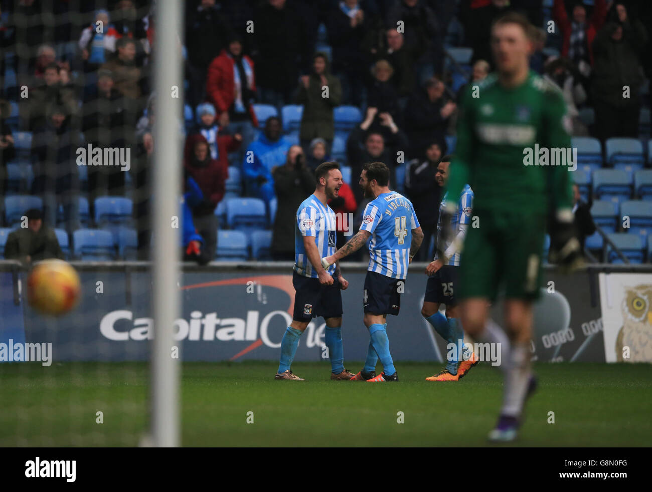 Coventry City / Bury - Sky Bet League One - Ricoh Arena. Adam Armstrong di Coventry City festeggia il suo 1° gol e la 65° vittoria nel 6.0 contro Bury Foto Stock