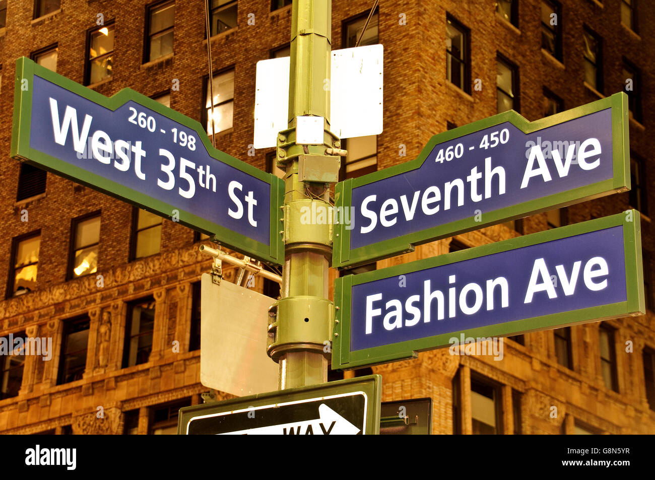 West 35th Street, 7th Avenue, Fashion Avenue, Manhattan, New York City, Stati Uniti d'America Foto Stock